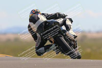 media/Oct-09-2022-SoCal Trackdays (Sun) [[95640aeeb6]]/Turn 9 Backside (120pm)/